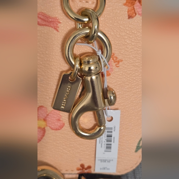 ​Coach Floral Print Leather AirPods Case / Bag Charm – Petal Pink **flawed** - Picture 8 of 11